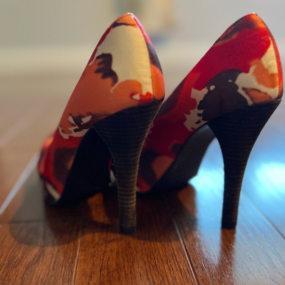 Women’s Carlos by Carlos Santana Multicolor 4-Inch Heels - Picture 2 of 4